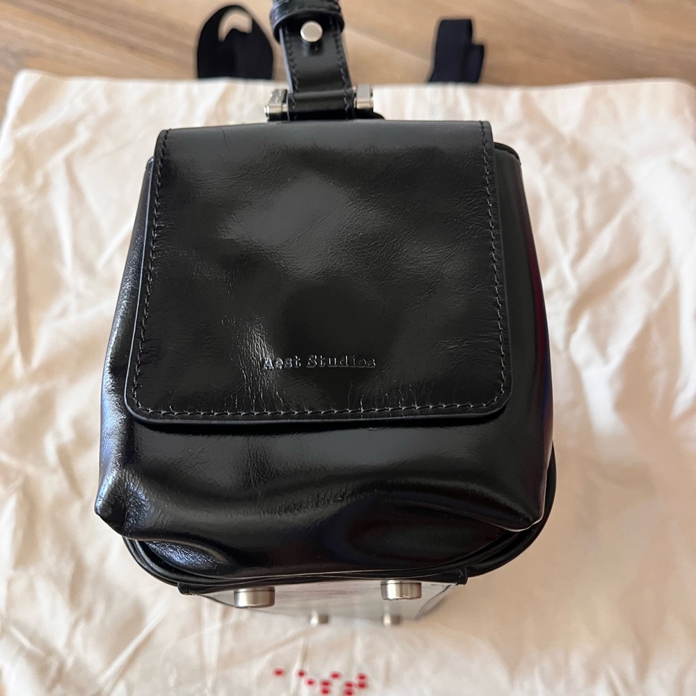 Aest Studios Capture Medium Sling Bag with Crossbody Strap included - Picture 7 of 11